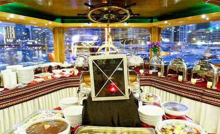 Dubai Creek Dhow Cruise with Dinner