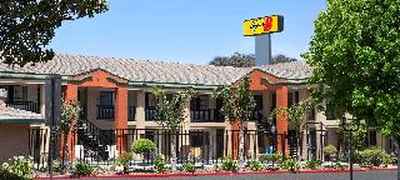 Super 8 Salinas