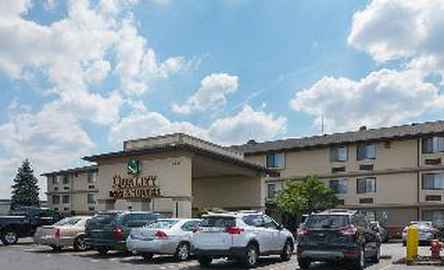 Quality Inn & Suites Detroit Metro Airport