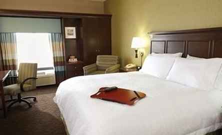 Hampton Inn & Suites Roanoke-Downtown