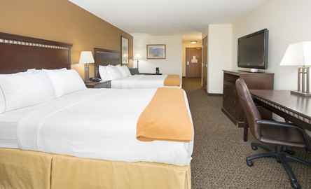 Holiday Inn Express & Suites Pueblo North