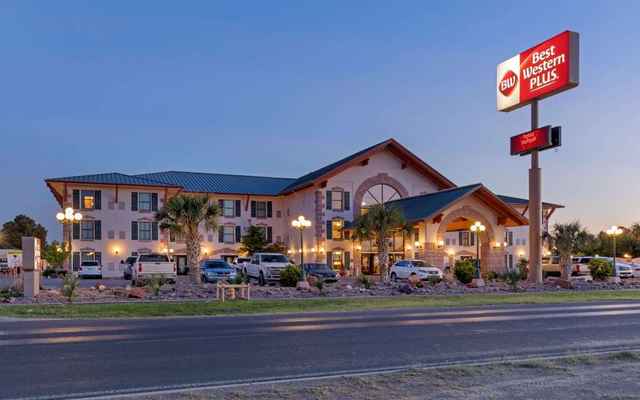 Best Western Plus Swiss Chalet Hotel & Suites