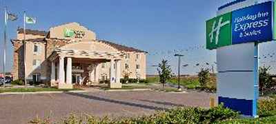 Holiday Inn Express & Suites Wichita Airport