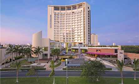 Krystal Urban Cancun & Beach Club