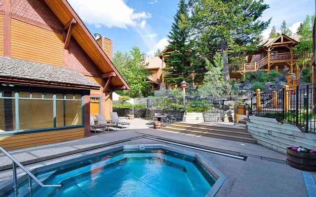 Buffalo Mountain Lodge