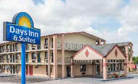 Days Inn & Suites Springfield on I-44