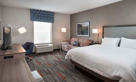 Hampton Inn & Suites at Wisconsin Dells Lake Delton