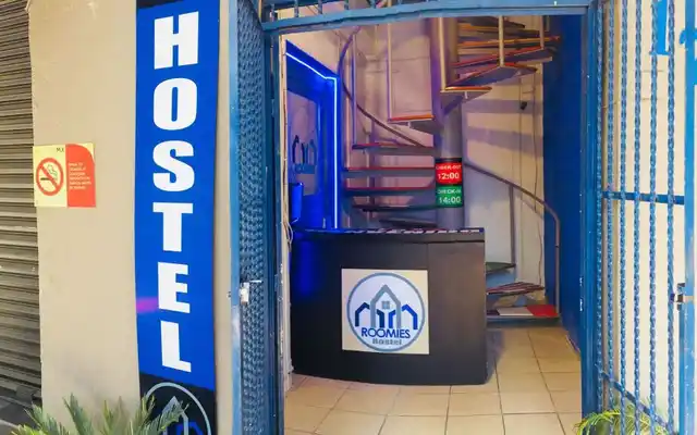 ROOMIES HOSTEL