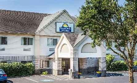 Days Inn & Suites Vancouver