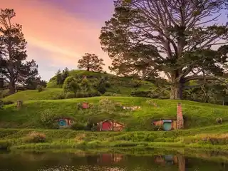 Experiência da Terra Média - cenário do filme Hobbiton e vale geotérmico de Te Puia