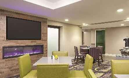 La Quinta Inn & Suites Baltimore BWI Airport