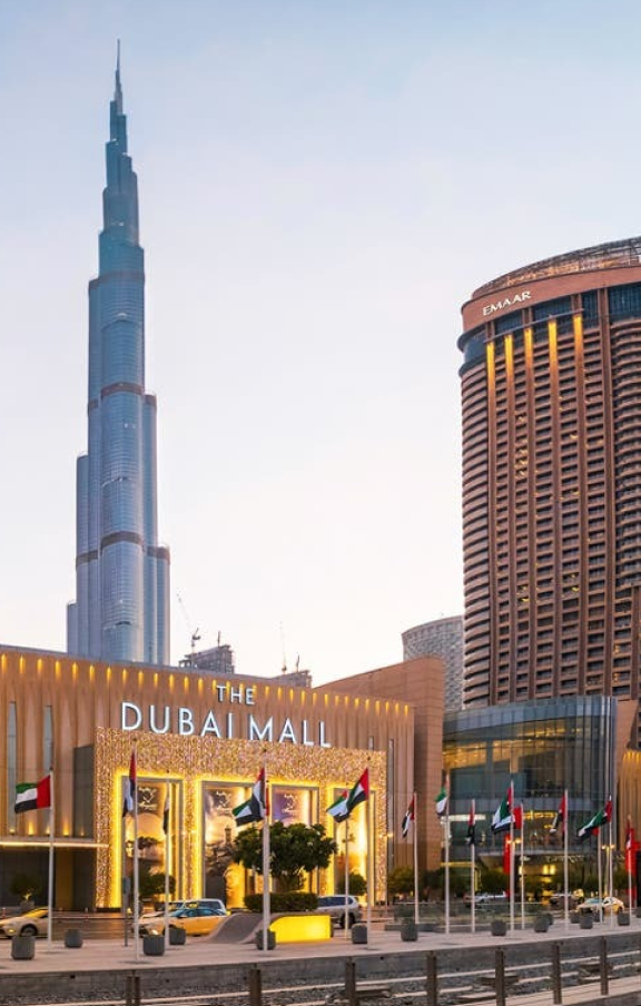 Explore o principal shopping de Dubai, um verdadeiro paraíso para os amantes de compras e marcas de luxo.