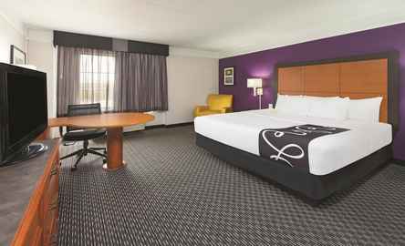 La Quinta Inn & Suites St. Louis Westport