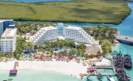 Pacote - Cancún - Voo + Suíte no Oasis Resort (All Inclusive) - 2024 e 2025