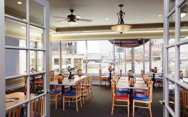 Four Points by Sheraton Niagara Falls Fallsview