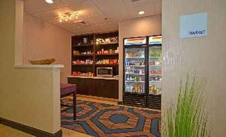 Holiday Inn Express & Suites Farmington