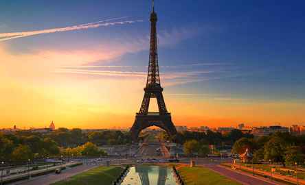 Eiffel Tower Ticket Summit with Priority Access and Audio Guide with Seine River Cruise