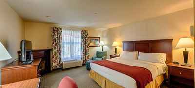 Triple Play Resort Hotel & Suites