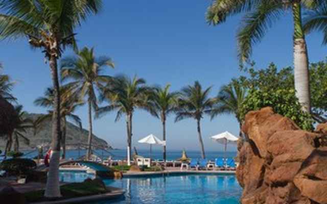Luna Palace - Hotel & Suites