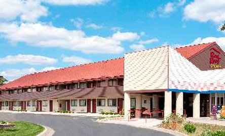 Red Roof Plus+ Ann Arbor - University of Michigan North