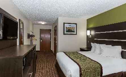 Baymont Inn & Suites Louisville South I 65
