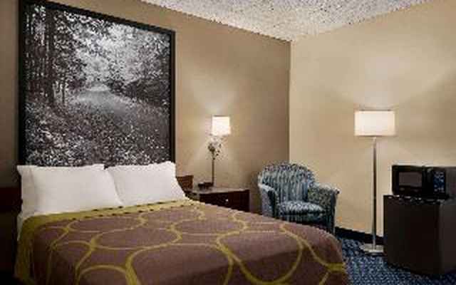 Super 8 Liverpool/ Syracuse Area