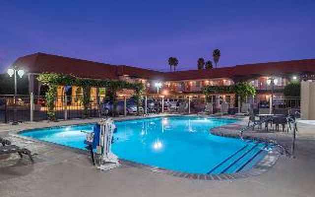 Laurel Inn and Conference Center