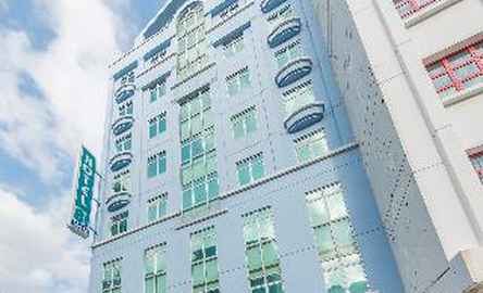 Hotel 81 Lucky