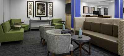 Holiday Inn Express & Suites WILMINGTON WEST - MEDICAL PARK
