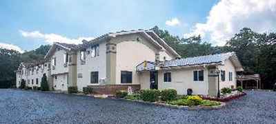 Super 8 by Wyndham Elkins