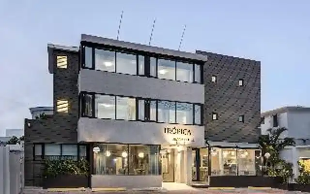 Trópica Beach Hotel