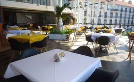 Caracol Plaza