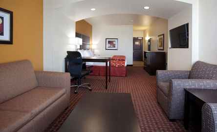 La Quinta Inn & Suites by Wyndham Denver Gateway Park