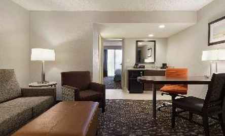 Embassy Suites by Hilton Jacksonville - Baymeadows