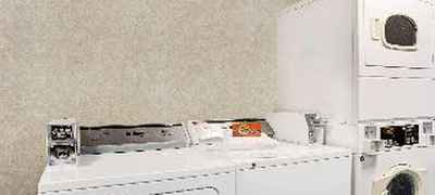 Days Inn Newport News/Oyster Point at City Center