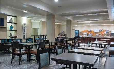 Holiday Inn Express & Suites Los Angeles Airport Hawthorne