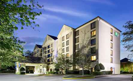 Holiday Inn Express & Suites Alpharetta - Windward Parkway, an IHG Hotel