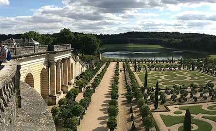 Palace of Versailles & Gardens: Entry + Audio Guide + Transport