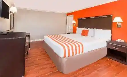 Howard Johnson Inn And Suites-Orange
