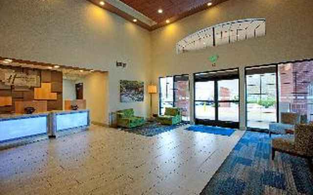 Holiday Inn Express & Suites Davis - University Area