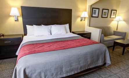 Quality Inn & Suites Lenexa Kansas City