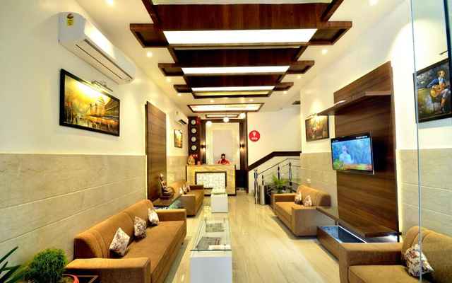OYO 8673 Hotel Hollywood Heights