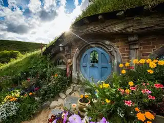 Auckland para Rotorua via Hobbiton film set tour