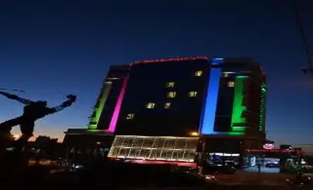 Holiday & Business Hotel