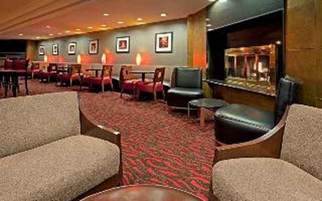 LaGuardia Plaza Hotel