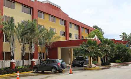 Hector Suites & Beach Hotel