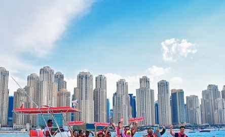 Barcos do amor: passeio de lancha de 60 minutos pela Marina de Dubai