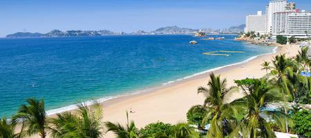 Acapulco, o icônico refúgio mexicano, oferece praias deslumbrantes, vida noturna vibrante e uma atmosfera tropical inesquecível.