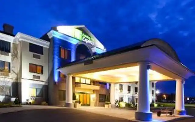 Holiday Inn Express Syracuse Airport