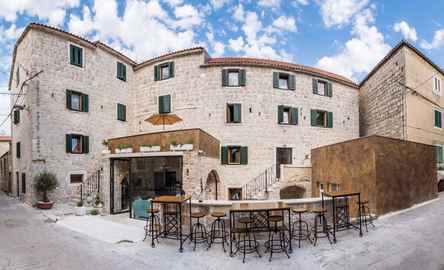 Heritage Palace Varos
